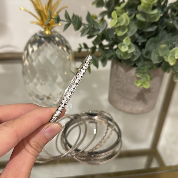 Cache Silver Bangles - Picture 11 of 11